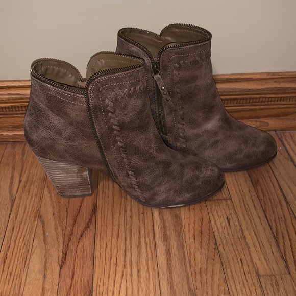 Brown booties 12W - Picture 1 of 4
